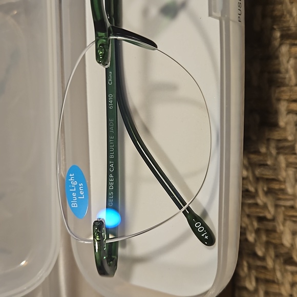 Scojo Gels prescription reading glasses - Picture 2 of 3